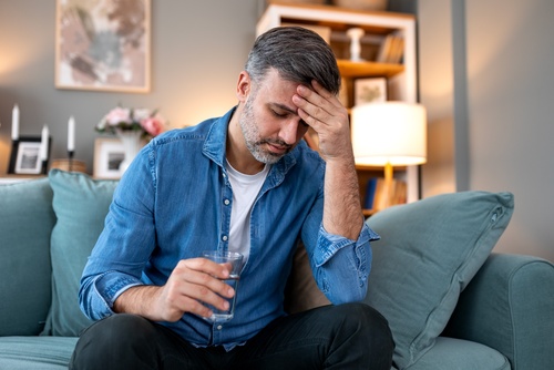 睡眠時無呼吸症候群の症状をセルフチェック 3 睡眠時無呼吸症候群による朝の頭痛