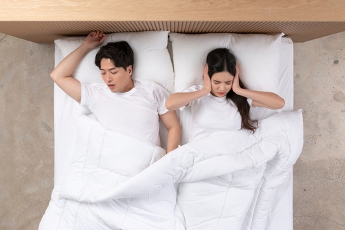 いびきをかく人は睡眠時無呼吸症候群なの? 4 家族のいびきがうるさい 睡眠時無呼吸症候群