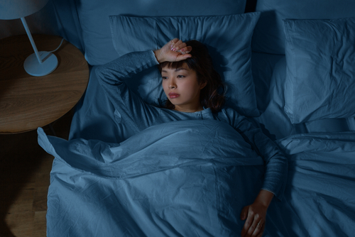 睡眠時無呼吸症候群の症状をセルフチェック 2 睡眠時無呼吸症候群によって夜間目が覚める